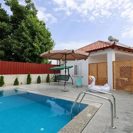 Valentino Swimming Pool * Morave