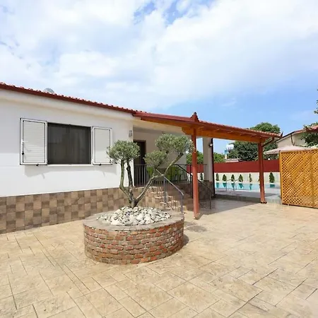 Valentino Swimming Pool Вилла Morave
