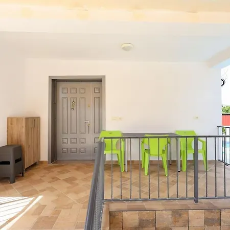 Вилла Valentino Swimming Pool Morave