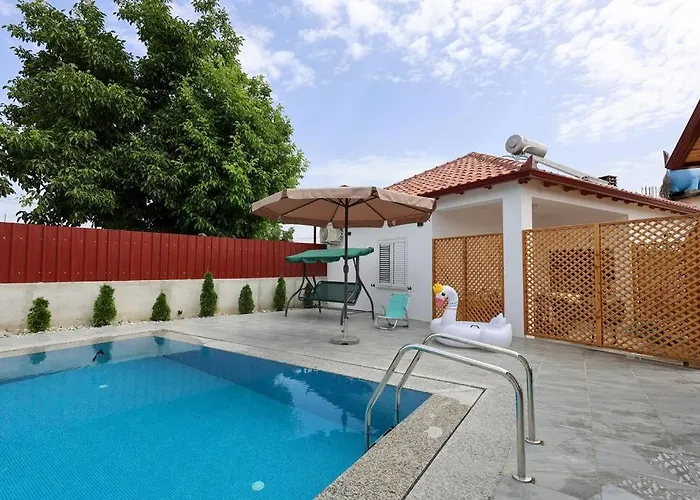 Valentino Swimming Pool * Morave