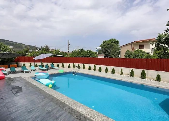 Valentino Swimming Pool Villa Morave